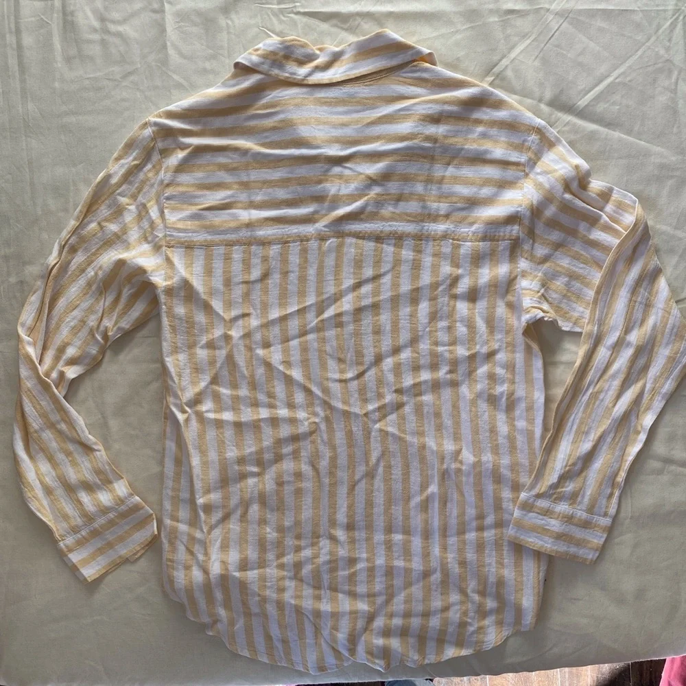 NWT Abercrombie and Fitch Yellow Stripe Linen Button Down - Picture 3 of 3